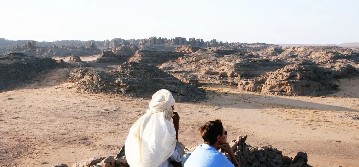 Paysage désertique inspirant durant un voyage dans le Sahara algèrien