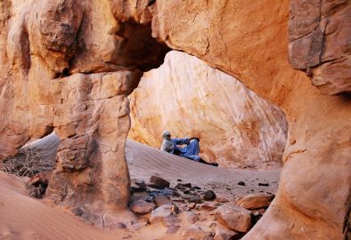 Guide Touareg dans un site rupestre