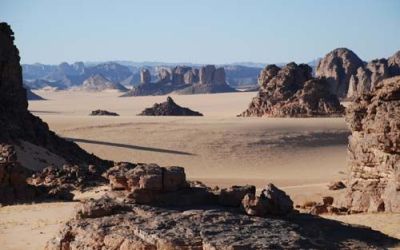 Montagnes dans le Sahara algérien près de Djanet